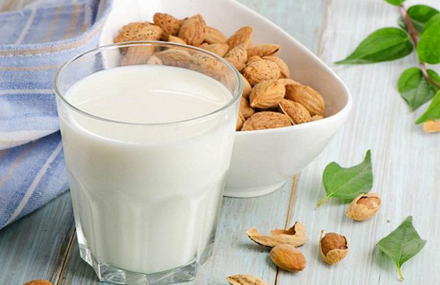 Almond Milk Là Gì? Các Thông Tin Về Almond Milk Không Thể Bỏ Qua